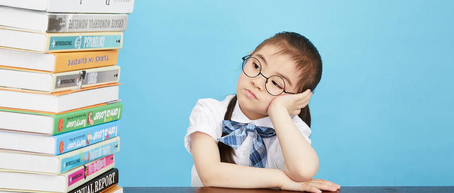 斜視會(huì)并發(fā)哪些容易混淆的疾?。?></div>
			<div   id="es4sjvsvssyz"   class="me_info">
				<div   id="es4sjvsvssyz"   class="info_des">可發(fā)生以下并發(fā)癥： 大部分斜視患者都同時(shí)患有弱視。由于斜視患者長期一只眼注視，另一只眼將造成廢用性視力下降或停止發(fā)育，日后即便戴合適的眼鏡，視力也不能達(dá)到正常。 在...</div>
				<div   id="es4sjvsvssyz"   class="info_more"><li ><a href=