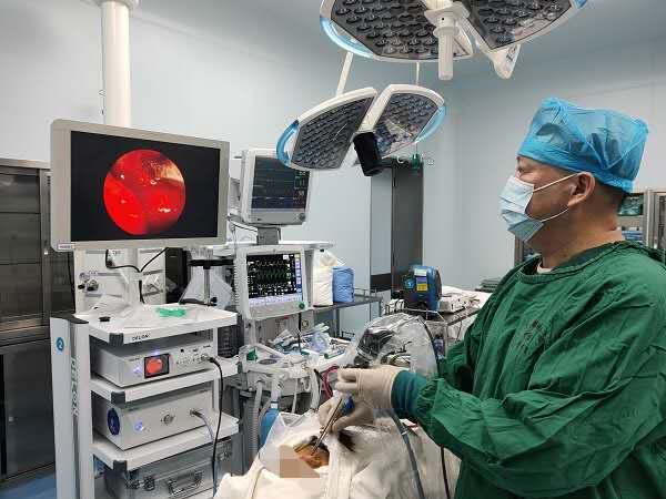 內窺鏡下淚囊鼻腔吻合術